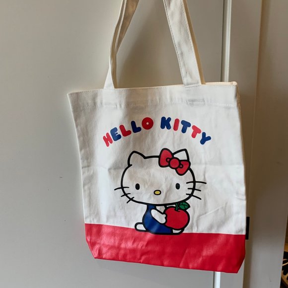 2010 HELLO KITTY TOTE BAG BRAND NEW - Picture 1 of 9